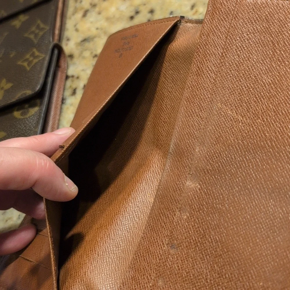 Louis Vuitton Brown Monogram Simple Wallet. Authentic - Picture 5 of 7